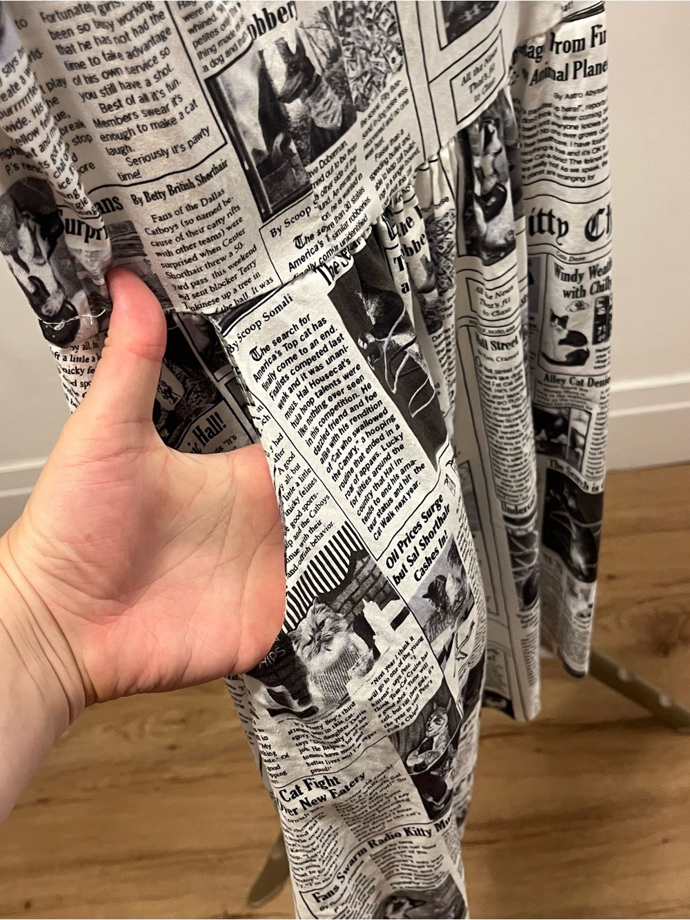 Retrolicious Cat Newspaper Print Sleeveless Dress Black White size M POCKETS - Picture 3 of 7